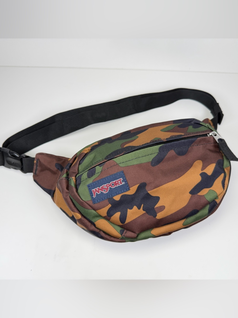 JanSport Fifth Avenue Camouflage Crossbody Sling Fanny Pack NWOT